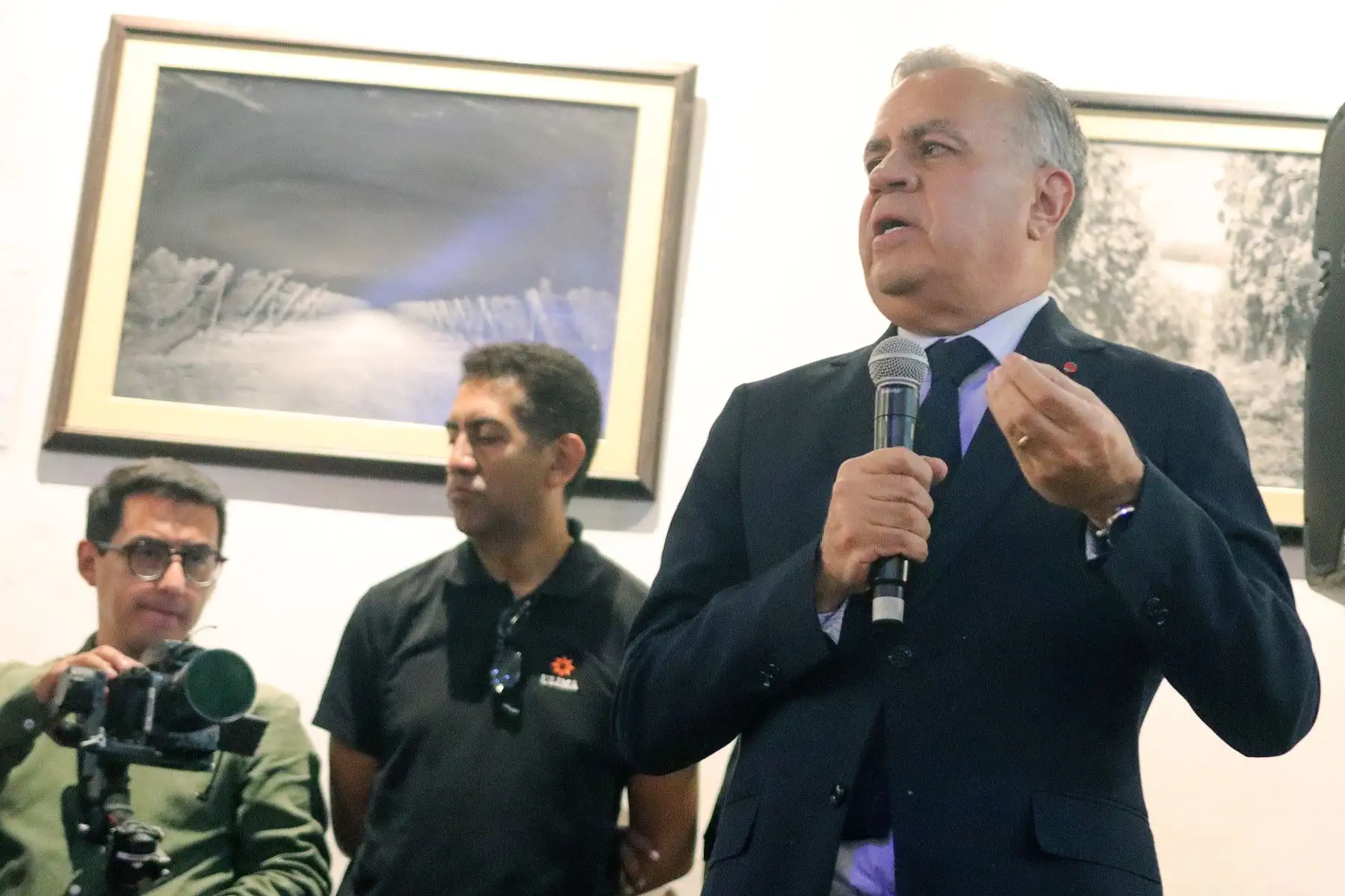 Enrique Bonilla, decano de la Facultad de Arquitectura de la Universidad de Lima expone en “Tertulias ítalo-peruanas”, un espacio de diálogo dedicado a explorar el aporte histórico, social y cultural de la comunidad italiana en la construcción del Perú moderno, en el marco de la publicación de los libros Los italianos en la sociedad peruana y Diccionario histórico biográfico de italianos en Perú. Foto:ANDINA/Lino Chipana