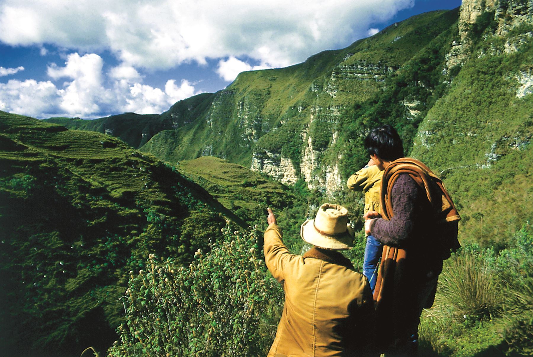 Arqueólogo Federico Kauffman durante la expedición Antisuyo.  Foto: Archivo de Federico Kauffmann Doig