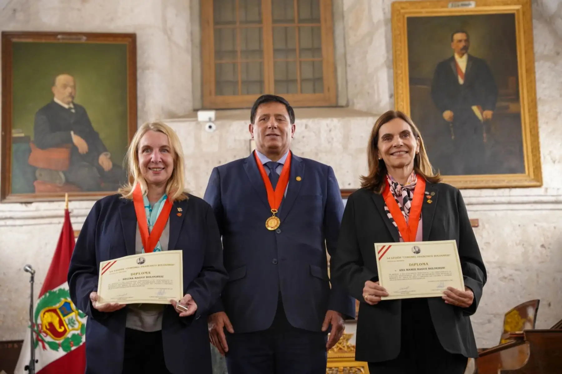 Los actos celebratorios contaron con la presencia de las tataranietas de Bolognesi, Ana y Celina Raguz Bolognesi, a quienes la comuna provincial distinguió como visitantes distinguidas. Foto: Cortesía Diego Ramos