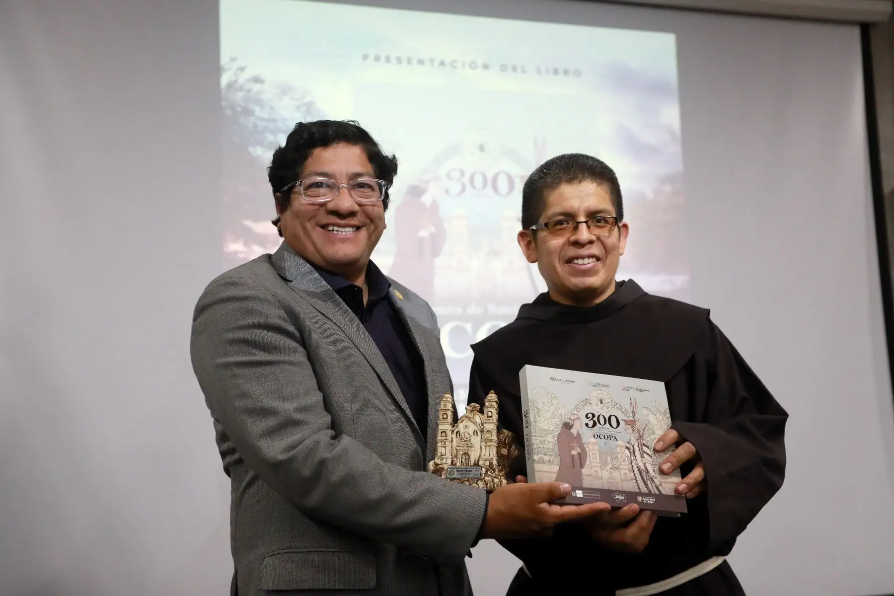 Presentación del libro conmemorativo 300 años del Convento de Santa Rosa de Ocopa. 
Biblioteca Nacional del Perú.
Foto : ANDINA / Lino Chipana Obregón.
