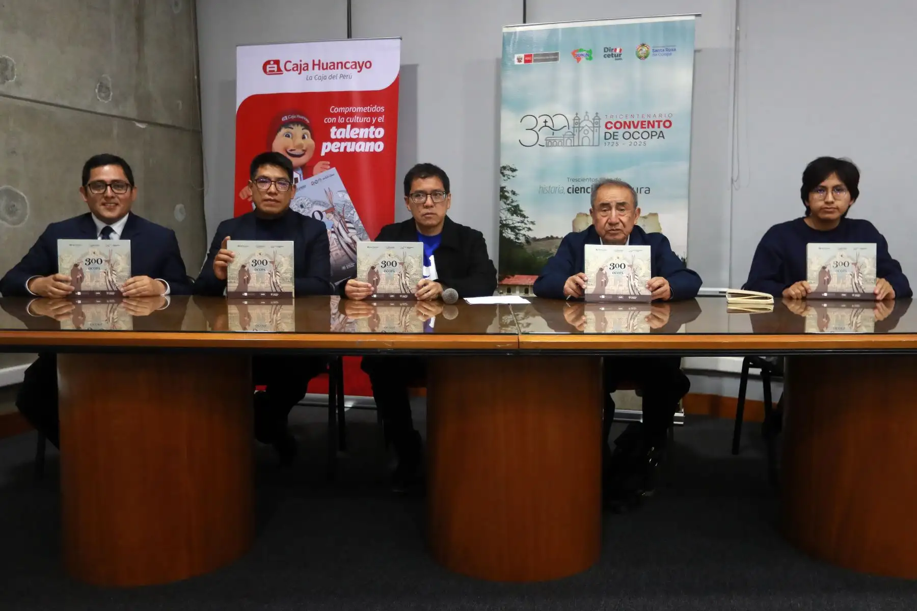 Presentación del libro conmemorativo 300 años del Convento de Santa Rosa de Ocopa. 
Biblioteca Nacional del Perú.
Foto : ANDINA / Lino Chipana Obregón