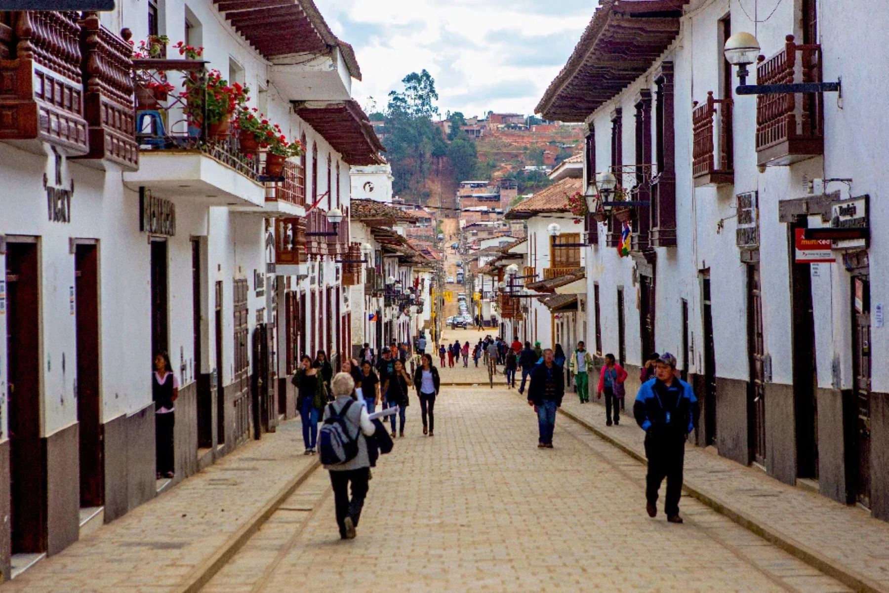Chachapoyas es una urbe con gran predominio de casonas de estilo virreinal, con techos de tejas y grandes patios rodeados de jardines y vistosos balcones. Foto:Difusión
