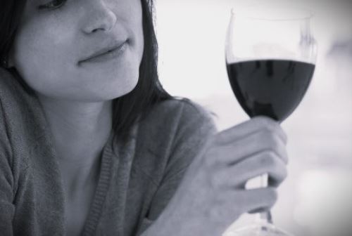 El consumo de alcohol entre adolescentes constituye un desafío de salud pública. Foto: ANDINA/Difusión.