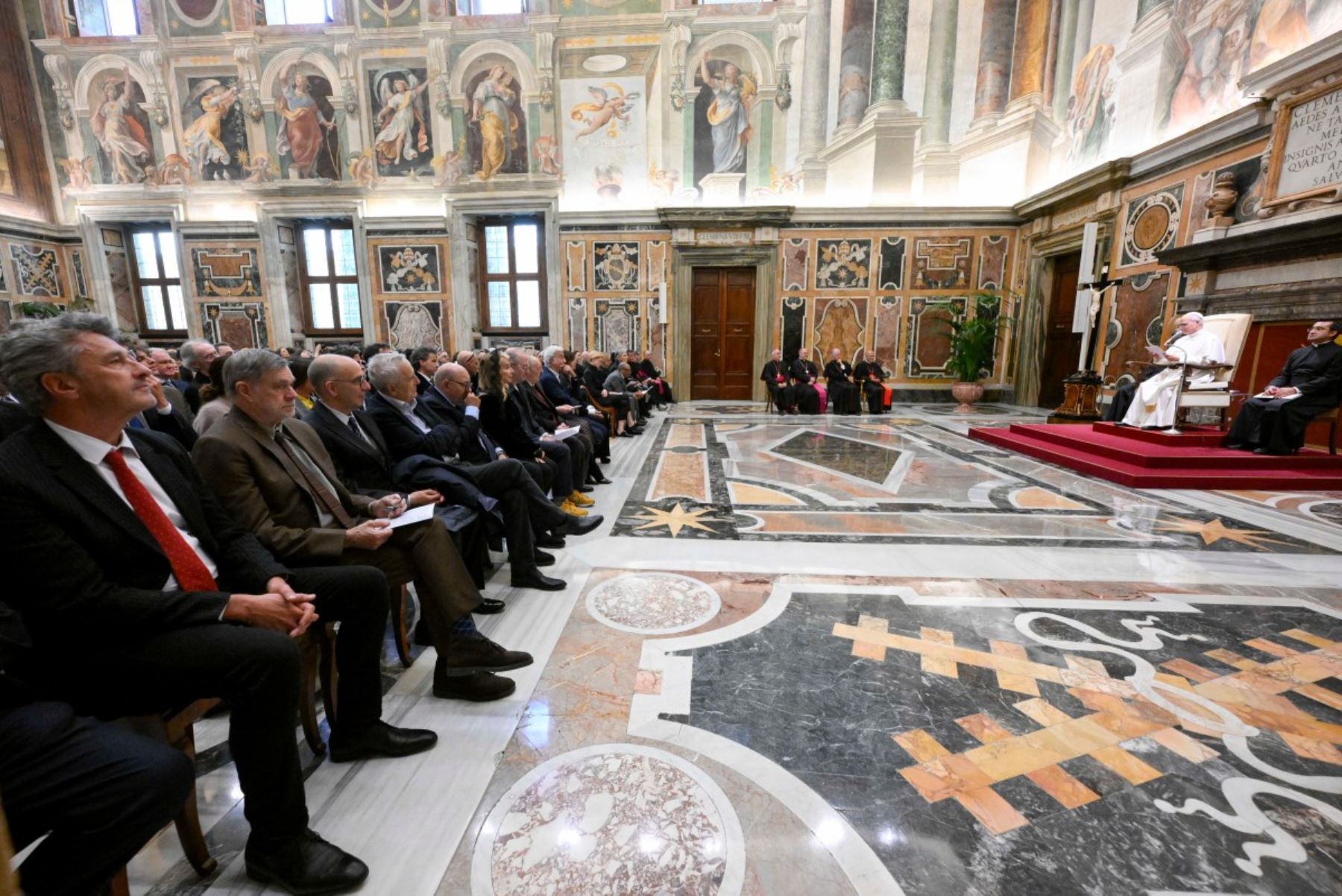 Papa León XIV durante una audiencia con artistas del mundo del cine en el Vaticano. Foto: AFP