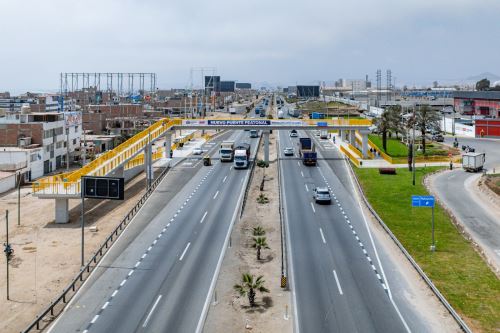 El puente peatonal en el km 38 beneficiará a más de 23 000 vecinos.. Foto: Difusión