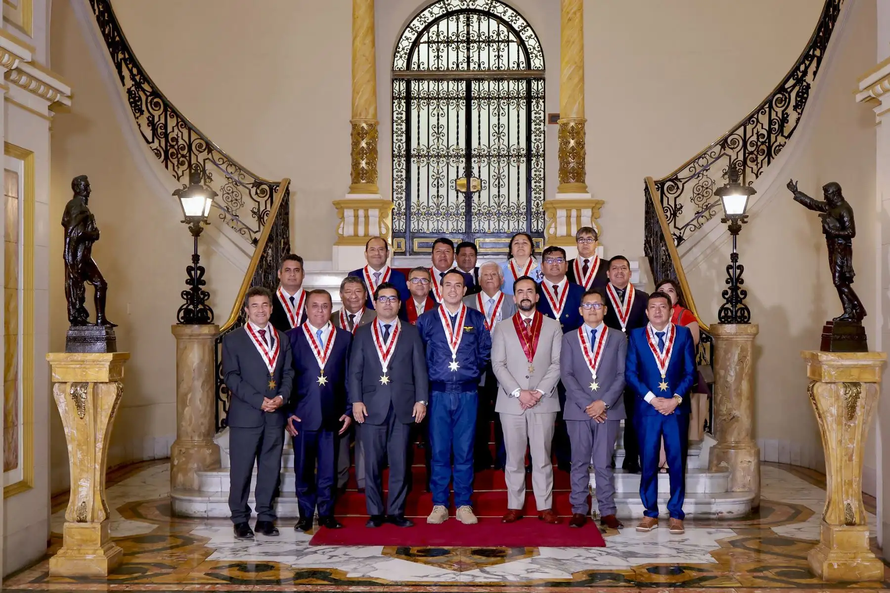 El presidente José Jerí recibió un reconocimiento del Colegio de Abogados del Perú. Foto: ANDINA/Prensa Presidencia