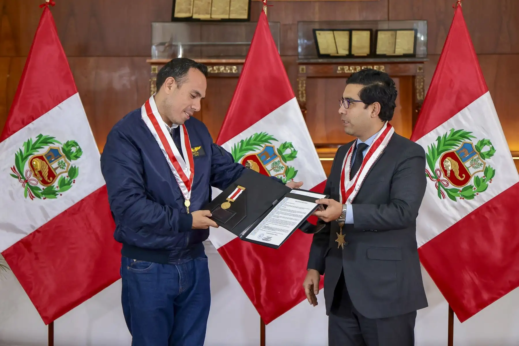 El presidente José Jerí recibió un reconocimiento del Colegio de Abogados del Perú. Foto: ANDINA/Prensa Presidencia