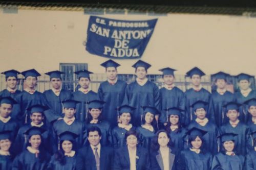 Imágenes del presidente José Jerí durante su etapa escolar en San Antonio de Padua