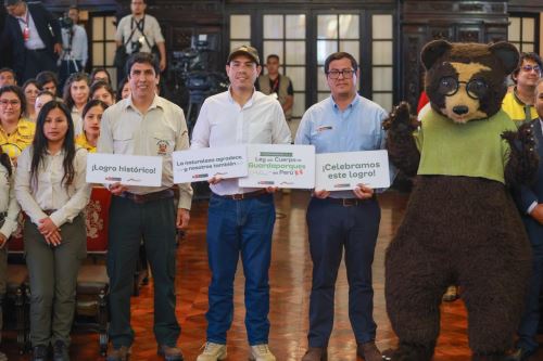Presidente José Jerí participó en la ceremonia de implementación de la nueva escala remunerativa y la firma de contratos de los guardaparques del Perú