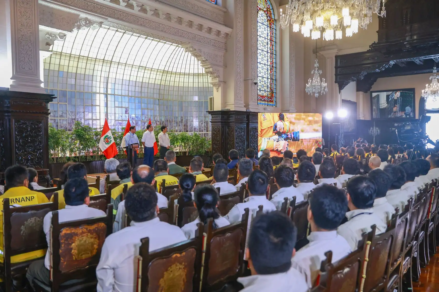El presidente de la república, José Jerí Oré, participó en la ceremonia de implementación de la nueva escala remunerativa y la firma de contratos de los guardaparques del Perú, en Palacio de Gobierno. Foto: ANDINA/ Prensa Presidencia