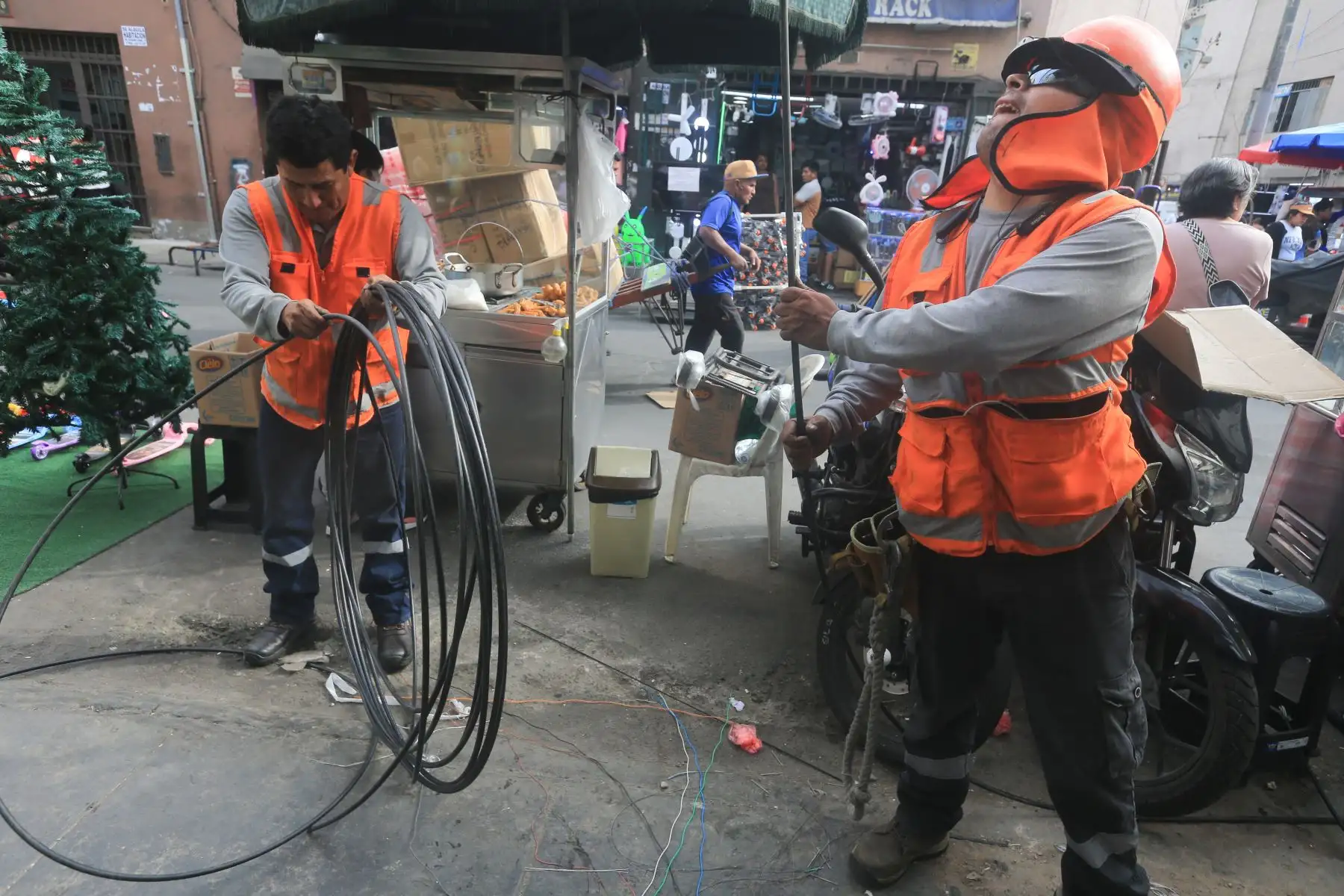 Asimismo, estas acciones se complementarán con el próximo inicio de los trabajos del Proyecto de Repavimentación de Calles, Iluminación y Mobiliario en Barrios Altos, el cual tiene un enfoque de mejora de la accesibilidad peatonal. Foto: ANDINA/Héctor Vinces
