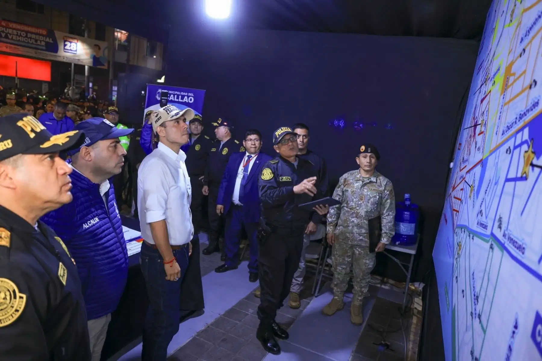 El presidente José Jerí supervisó la implementación del Puesto de Comando Temporal del Callao, reafirmando el compromiso del Ejecutivo con la seguridad ciudadana. Foto: ANDINA/Prensa Presidencia