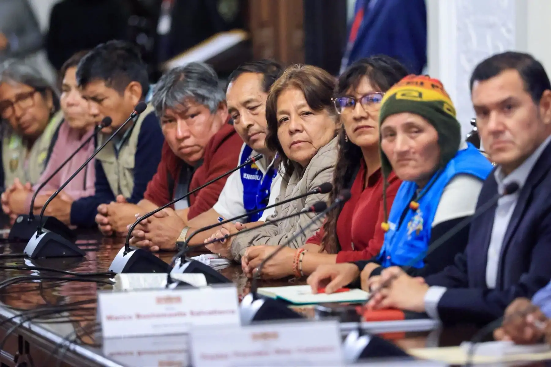 El presidente José Jerí Oré lideró una reunión con dirigentes vecinales para coordinar acciones que garanticen agua potable y alcantarillado en zonas vulnerables. Foto: ANDINA/Prensa Presidencia