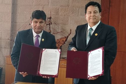 Firma de convenio entre el gobierno regional de Arequipa y el IPEN. Foto: ANDINA/Difusión