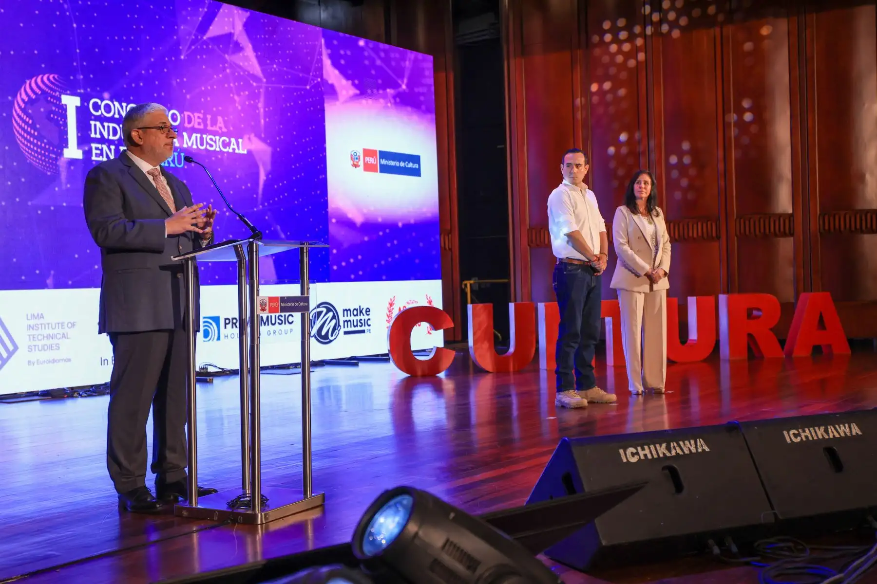 El presidente José Jerí participó de la inauguración del Congreso de la Industria Musical, un espacio impulsado por la Sociedad Nacional de Intérpretes y Ejecutantes de la Música (SONIEM) y coorganizado con el Ministerio de Cultura para fortalecer y proyectar el futuro de la m