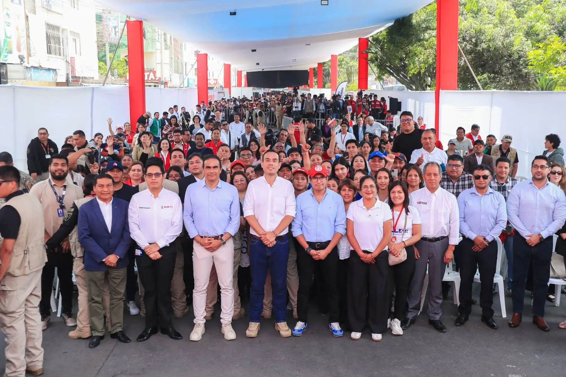 El presidente José Jerí, participa en la Feria del Empleo en San Juan de Lurigancho, la cual ofrece 6 mil oportunidades de empleo por medio de 80 empresas del sector privado. Foto: ANDINA/ Prensa Presidencia