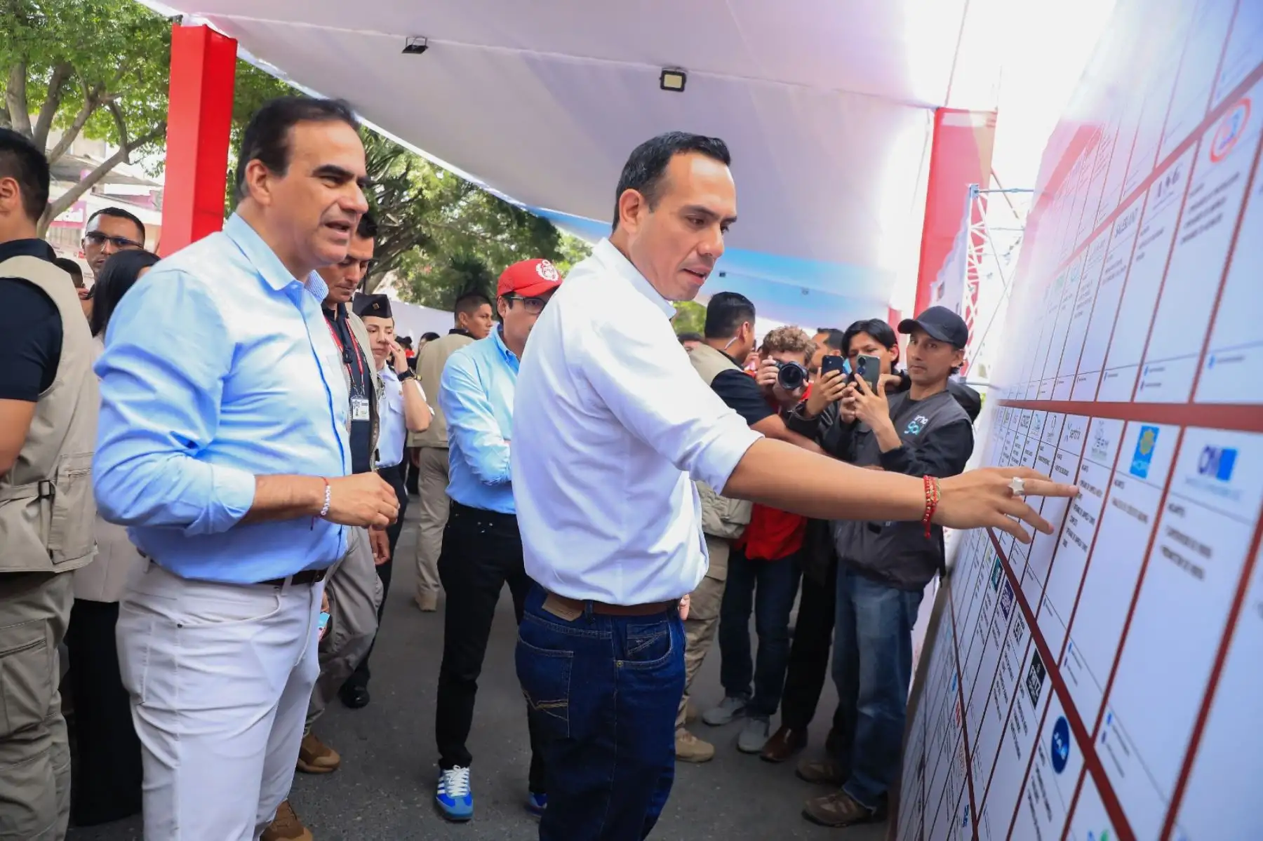 El presidente José Jerí, participa en la Feria del Empleo en San Juan de Lurigancho, la cual ofrece 6 mil oportunidades de empleo por medio de 80 empresas del sector privado. Foto: ANDINA/ Prensa Presidencia