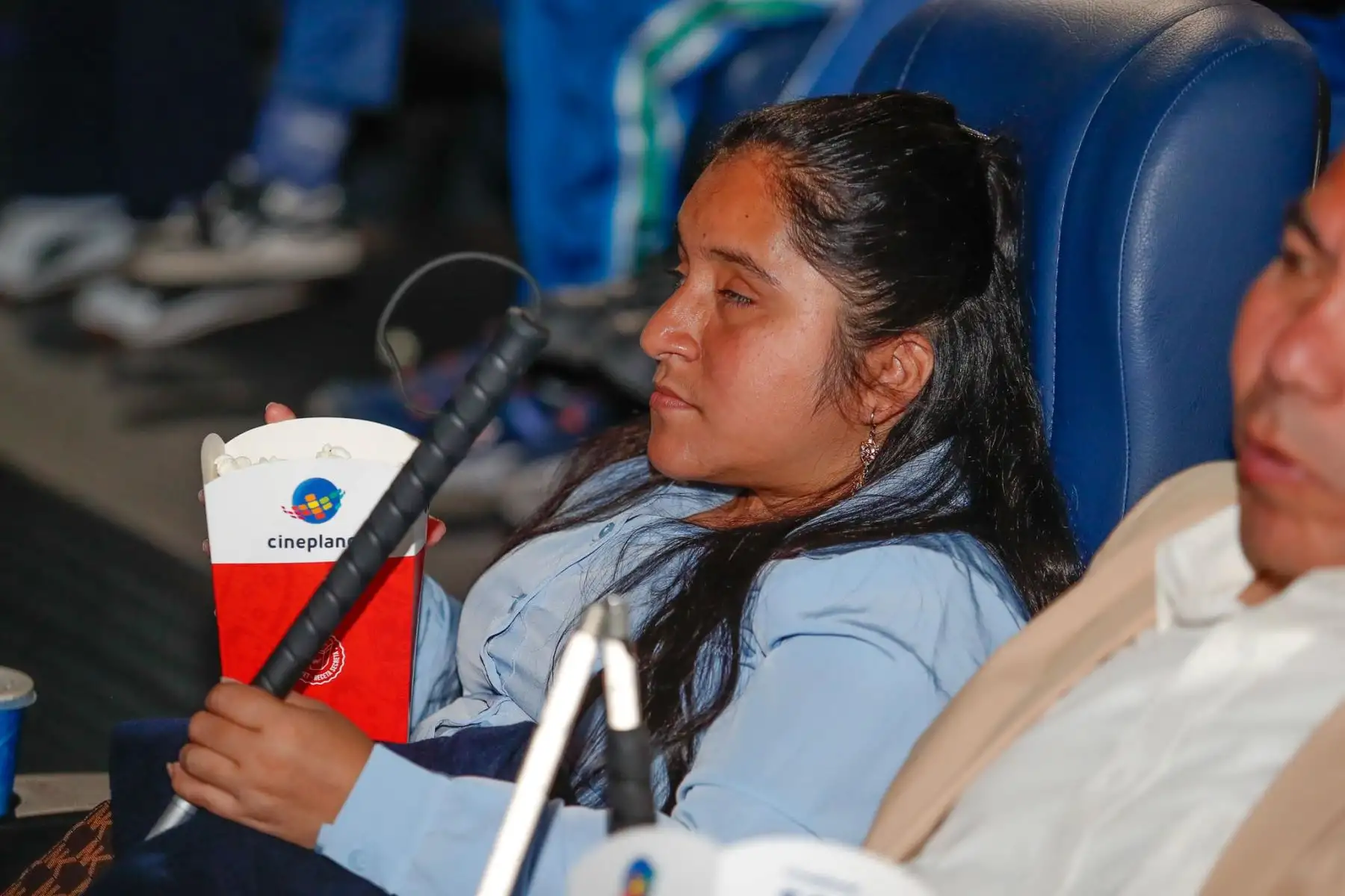 Se realizó la séptima edición del Festival de Cine Accesible en el Cineplanet de Plaza Santa Catalina, ubicado en La Victoria, orientado principalmente a personas con discapacidad. Se proyectó la película peruana animada "Milagros, una osa extraordinaria". Foto: ANDINA/Daniel Bracamonte