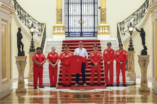 Presidente José Jerí sostuvo reunión con miembros del Cuerpo General de Bomberos Voluntarios del Perú