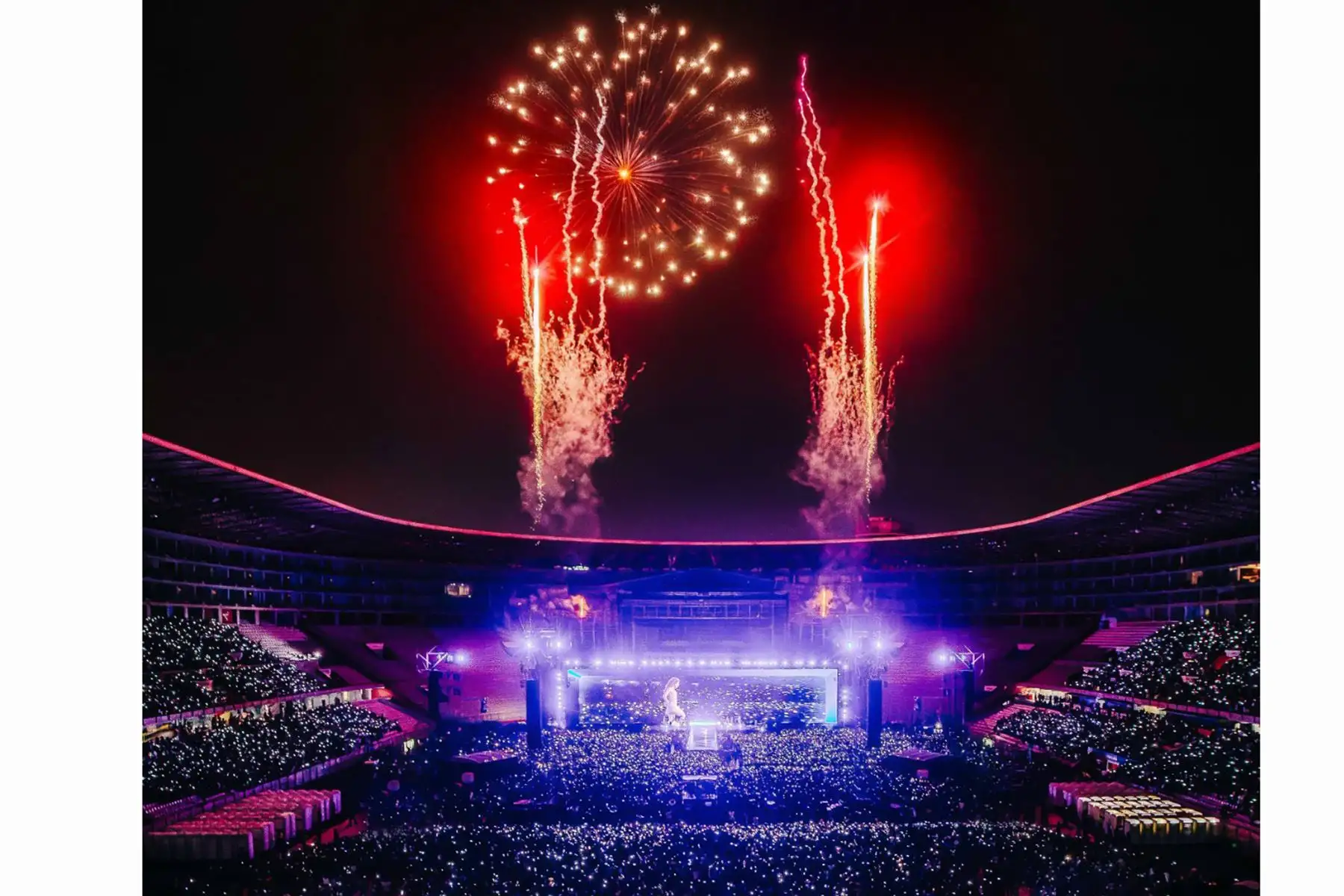 Shakira: Mega estrella hizo historia en el Perú con la presentación más fastuosa de los últimos años. Es la primera mujer artista en lograr cuatro sold out en el Estadio Nacional reuniendo a más de 180 mil asistentes en el marco de su gira  Las Mujeres Ya No Lloran World Tour que hoy llega a Chile. Foto: Difusión