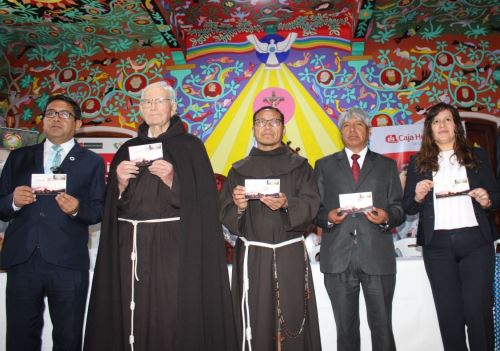 En el marco de las celebraciones por los 300 años de fundación del Convento de Santa Rosa de Ocopa, Serpost emitió una estampilla conmemorativa con el objetivo de homenajear y perennizar los tres siglos del histórico recinto conventual. ANDINA/Difusión