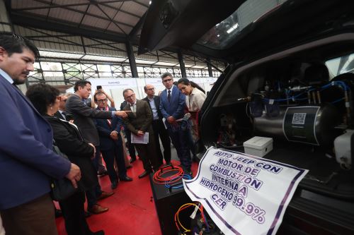 Vehículo Jeep modificado para que funcione con hidrógeno busca la validación técnica de la Universidad Nacional de Ingeniería. Foto: ANDINA/Juan Carlos Guzmán