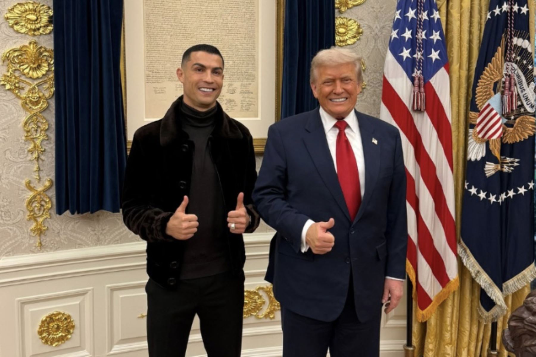 El delantero portugués Cristiano Ronaldo asistió a la cena de gala de la Casa Blanca del martes 18 de noviembre, donde compartió mesa con el presidente de Estados Unidos, el príncipe heredero saudí, Mohammed bin Salman, y el presidente de la FIFA, Gianni Infantino. Foto: INTERNET/Medios