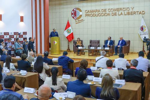 El presidente José Jerí lideró una reunión de trabajo con los miembros de la Cámara de Comercio y Producción de La Libertad
