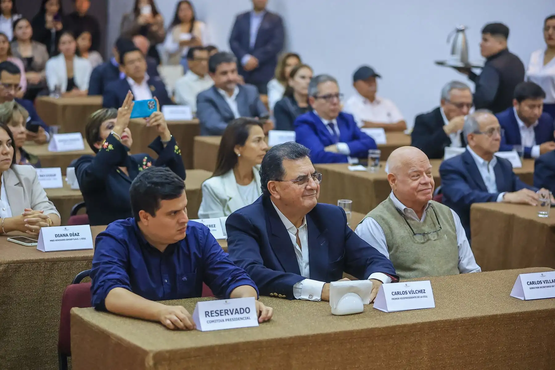 El presidente de la república, José Jerí, lideró una reunión de trabajo con los miembros de la Cámara de Comercio y Producción de La Libertad.  Foto: ANDINA/Prensa Presidencia