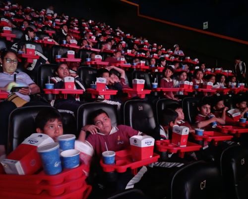 Se inaugura el Séptimo festival de cine AcceCine con función para niños y niñas.