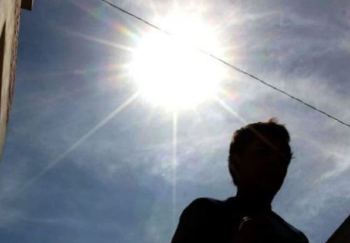 El Senamhi advirtió que los niveles de radiación UV en Puno llegará a niveles extremos debido a las altas temperaturas diurnas, por ello recomendó a la población evitar exponerse al sol entre las 10:00 y 16:00 horas.