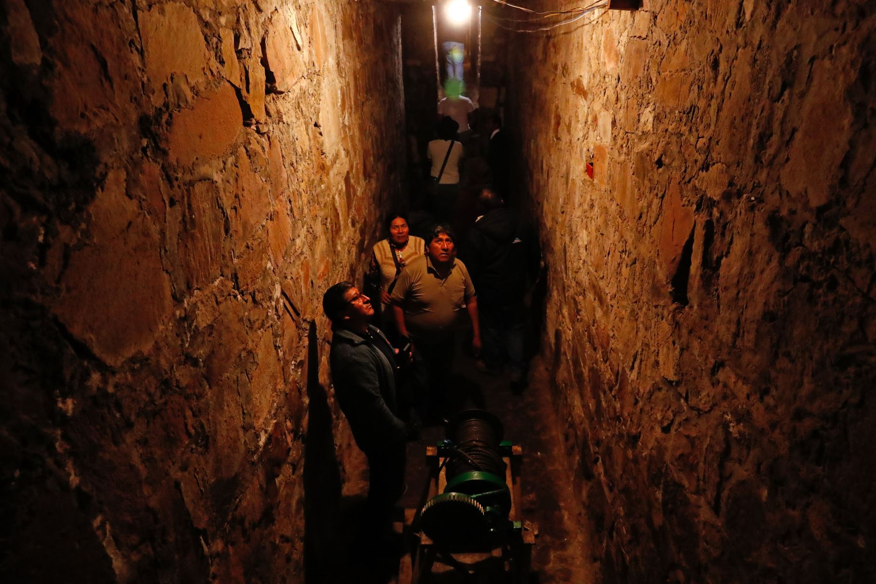 Interior de las catacumbas del Templo Santiago Apóstol, ubicado en Lampa, región Puno. Foto: ANDINA/Daniel Bracamonte
