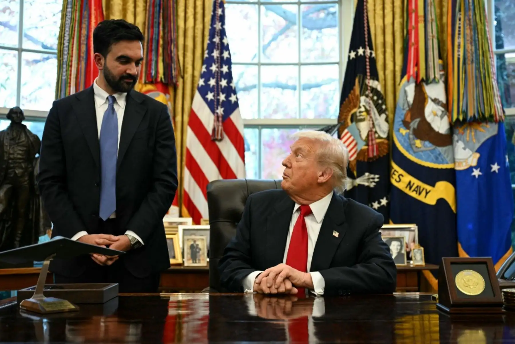 El presidente estadounidense Donald Trump  se reúne con el alcalde electo de Nueva York, Zohran Mamdani, en el Despacho Oval de la Casa Blanca en Washington, D.C. Foto: AFP