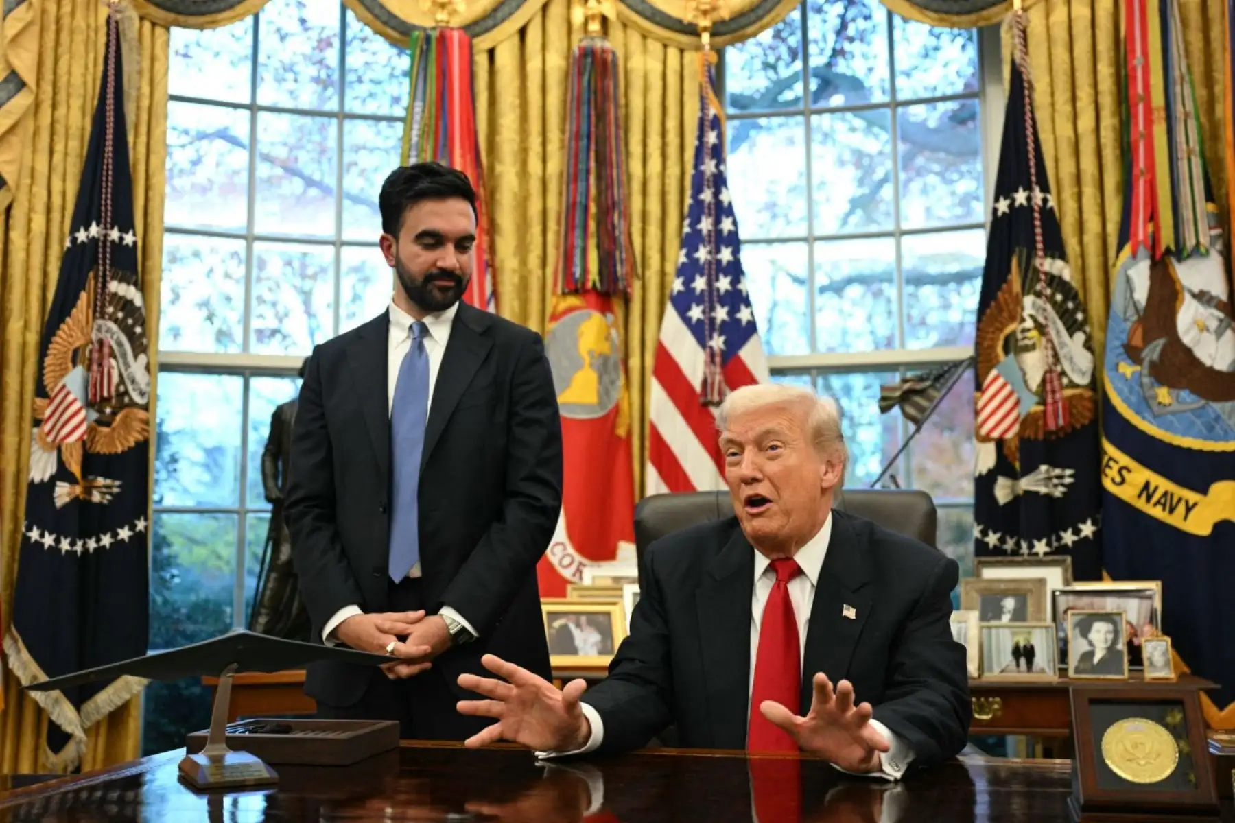 El presidente estadounidense Donald Trump  se reúne con el alcalde electo de Nueva York, Zohran Mamdani, en el Despacho Oval de la Casa Blanca en Washington, D.C. Foto: AFP