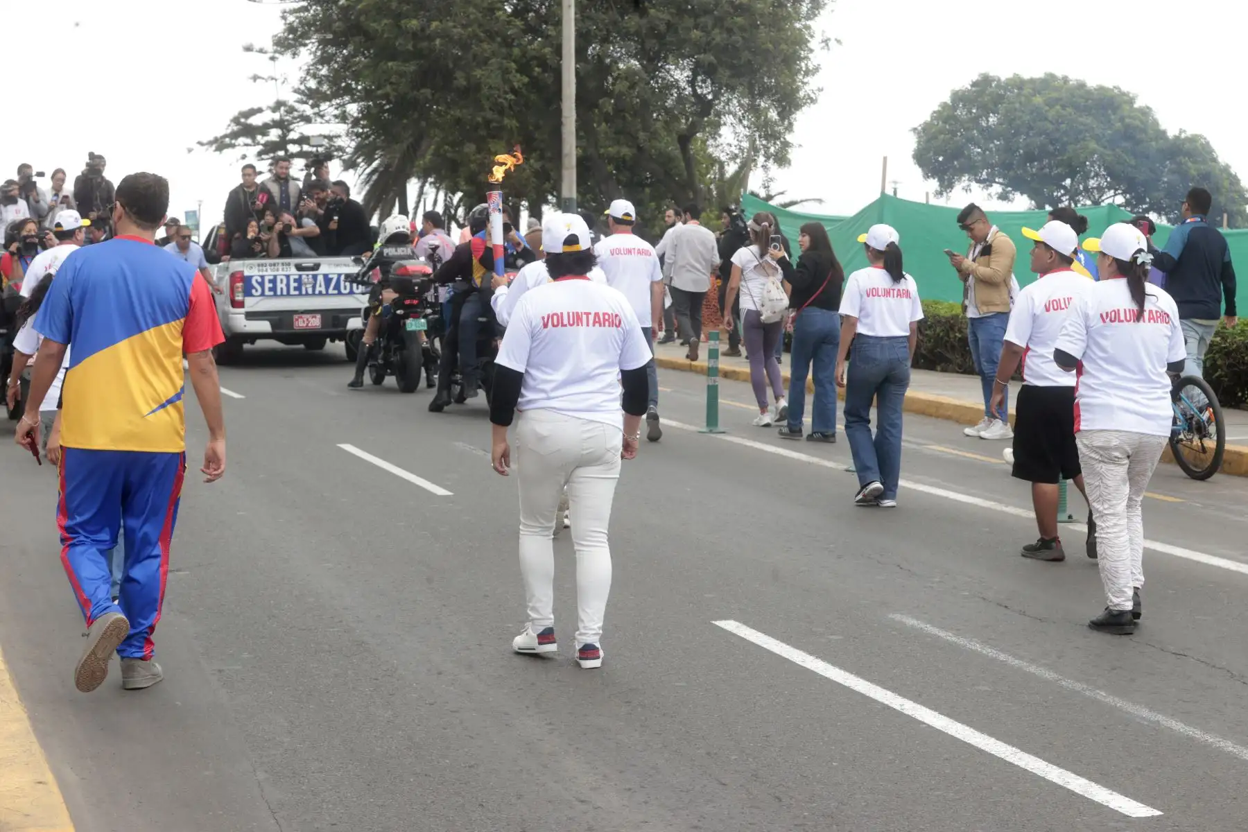 Antorcha bolivariana recorre el Malecón Cisneros, el Malecón de la Reserva y la avenida Armendáriz, en Miraflor. Foto: ANDINA/ Vidal Tarqui