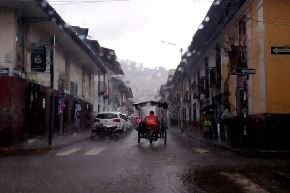 Para este domingo 11 de enero, se esperan acumulados entre los 12 y 26 mm/día en la sierra norte, entre 11 y 22 mm/día en la sierra centro y valores entre 11 y 24 mm/día en la sierra sur. ANDINA/Difusión