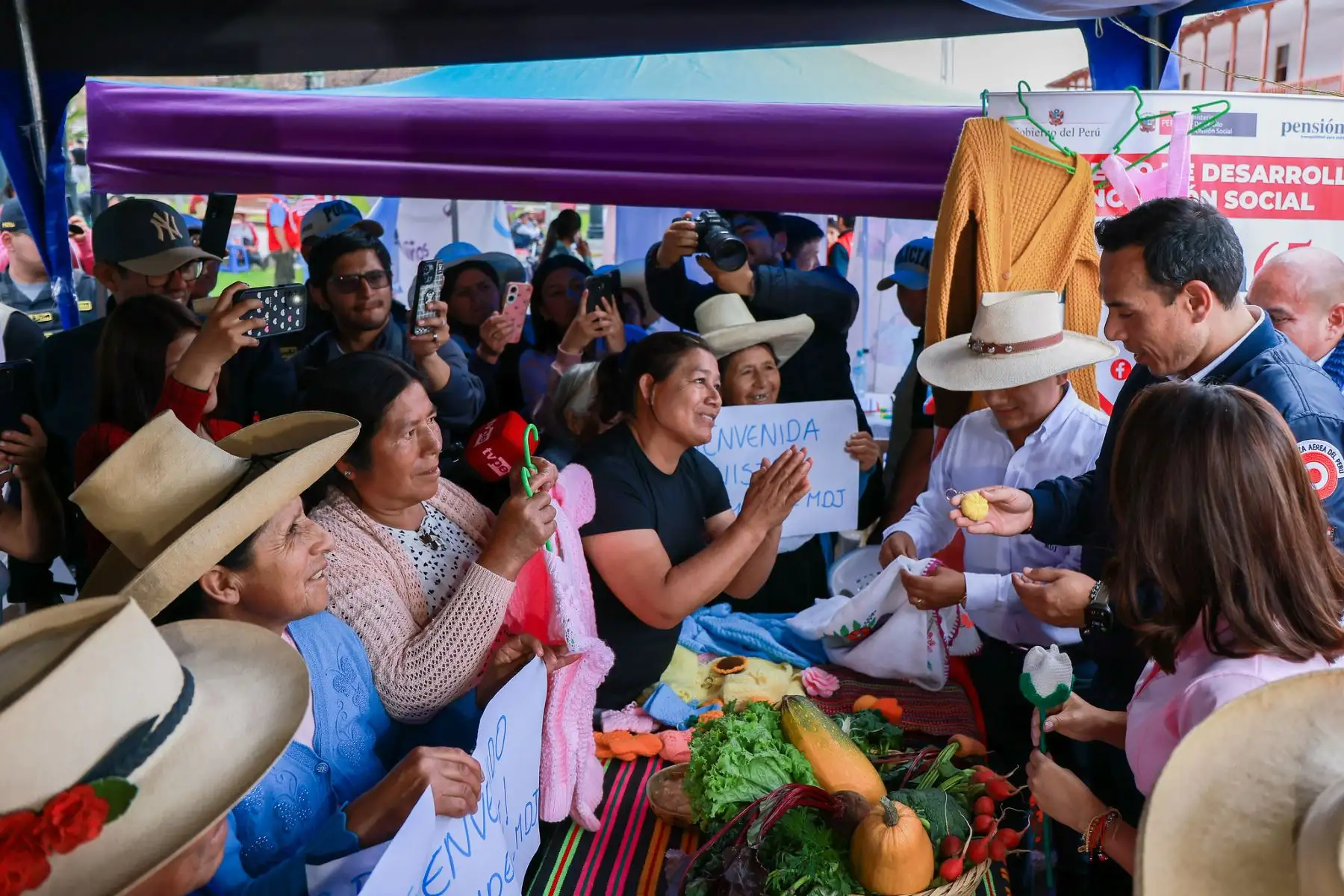 El presidente José Jerí supervisó el desarrollo de la feria multisectorial impulsada por el Ministerio de Desarrollo e Inclusión Social, en el distrito de Jesús, región Cajamarca. Foto: ANDINA/Prensa Presidencia