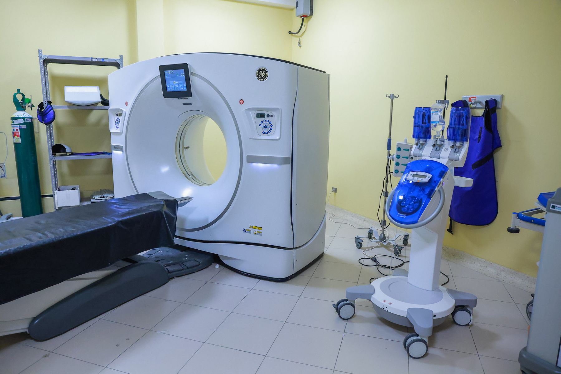 El presidente de la república, José Jerí, inspeccionó las instalaciones del Hospital Regional Docente de Cajamarca, donde dialogó con los pacientes, recogió las necesidades del personal de salud y verificó los posibles puntos de mejora para una sanidad de calidad en la región. Foto: Presidencia