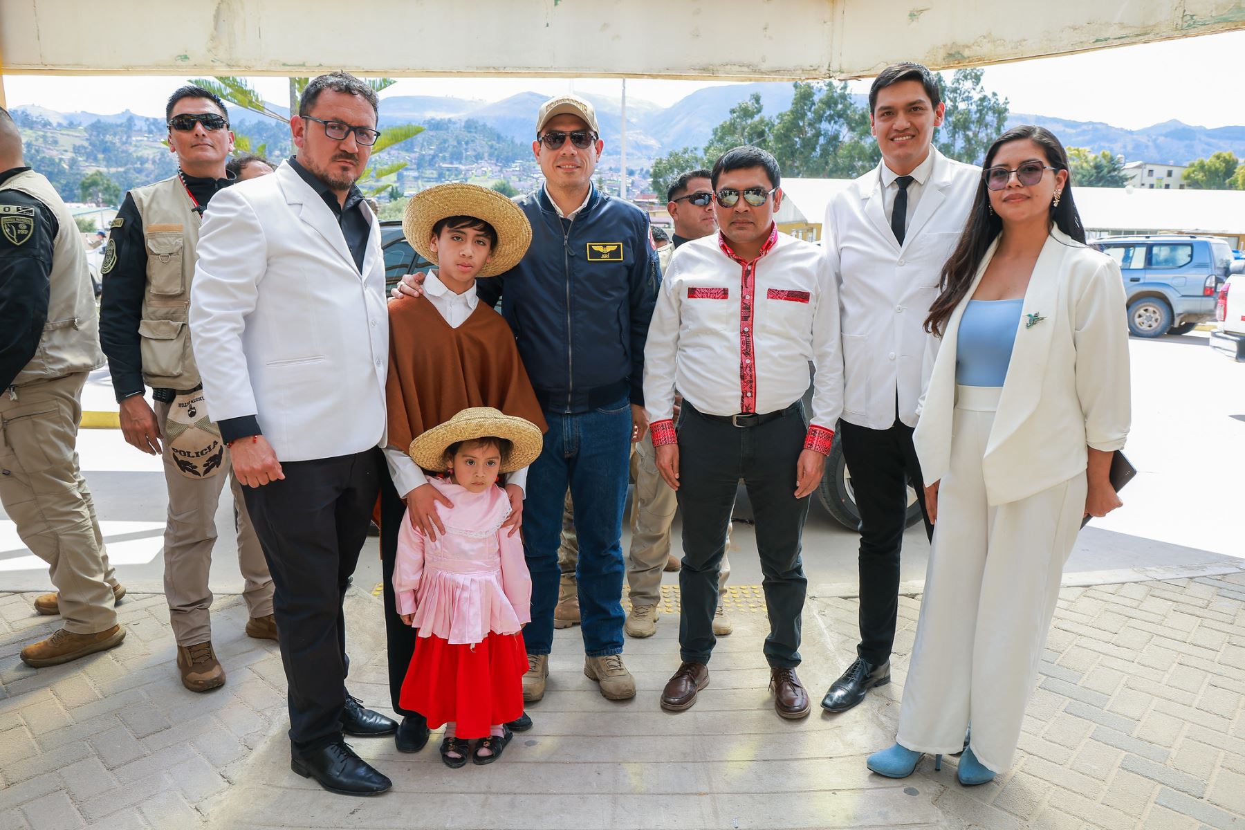 El presidente de la república, José Jerí, inspeccionó las instalaciones del Hospital Regional Docente de Cajamarca, donde dialogó con los pacientes, recogió las necesidades del personal de salud y verificó los posibles puntos de mejora para una sanidad de calidad en la región. Foto: Presidencia