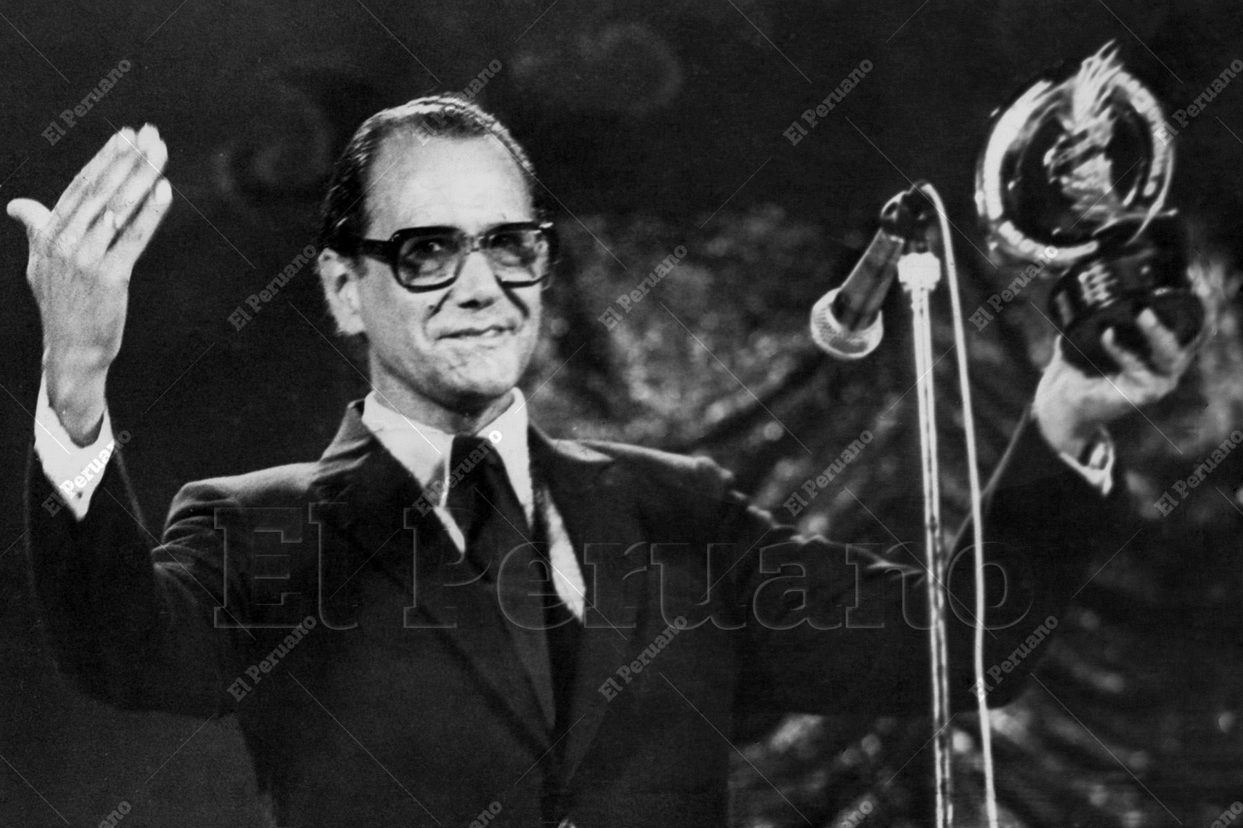 Lima - abril 1987 / Guillermo Rossini galardonado con el premio Circe al mejor imitador de la televisión peruana de 1986. Foto: Archivo Histórico de El Peruano / Juan Carlos Chávez