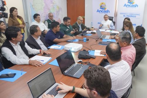 Reunión de técnicos del Midagri, ProInversión y el Gobierno regional de Ancash con representantes de países interesados en ejecuatar la obra Proyecto Especial Chinecas. Foto: Cortesía.