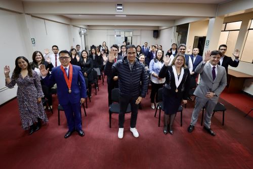 El ministro de Trabajo y Promoción del Empleo, Óscar Fernández Cáceres, presentó a los jueces superiores del Poder Judicial la plataforma digital EXPEDIA, Foto; Cortesía.