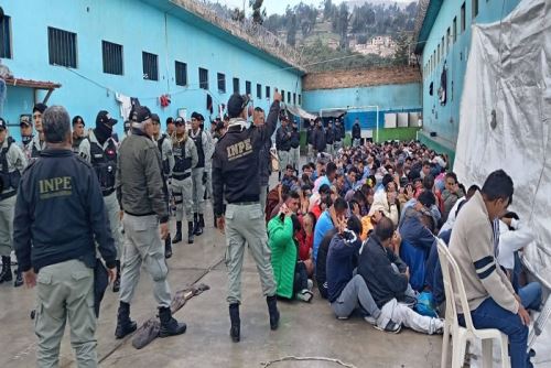 Se incautaron: 5 celulares, 5 cargadores, cables con entrada tipo C, 6 audífonos, 6 chips, 2 memorias micro SD, 1 cabezal de cargador, además de armas punzocortantes. Asimismo, se procedió a la desinstalación de conexiones eléctricas clandestinas.