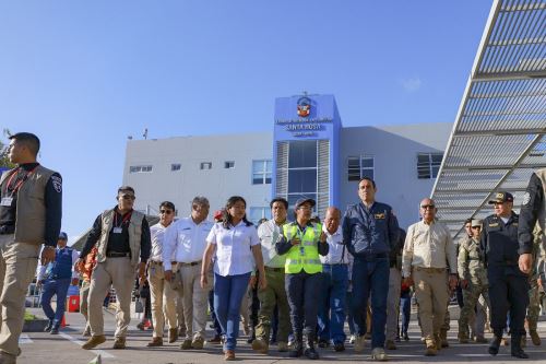 Presidente José Jerí inspeccionó el puesto de control Santa Rosa, en la frontera con Chile, en Tacna