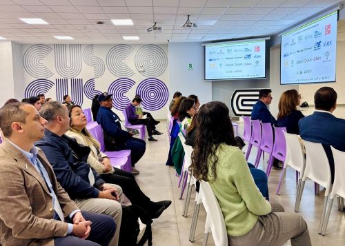 El Perú debe asumir un compromiso nacional para multiplicar su masa crítica de investigadores, acelerar la ciencia abierta y fortalecer centros de información con propósito que conecten datos, inteligencia artificial y ciudadanía, planteó docente Walter Curioso. ANDINA/Difusión