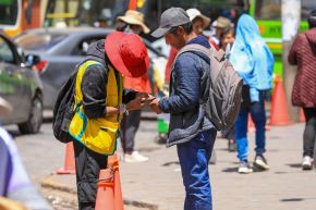 Osiptel advierte que la venta en la calle continúa a pesar de estar prohibida. Foto: ANDINA/Difusión