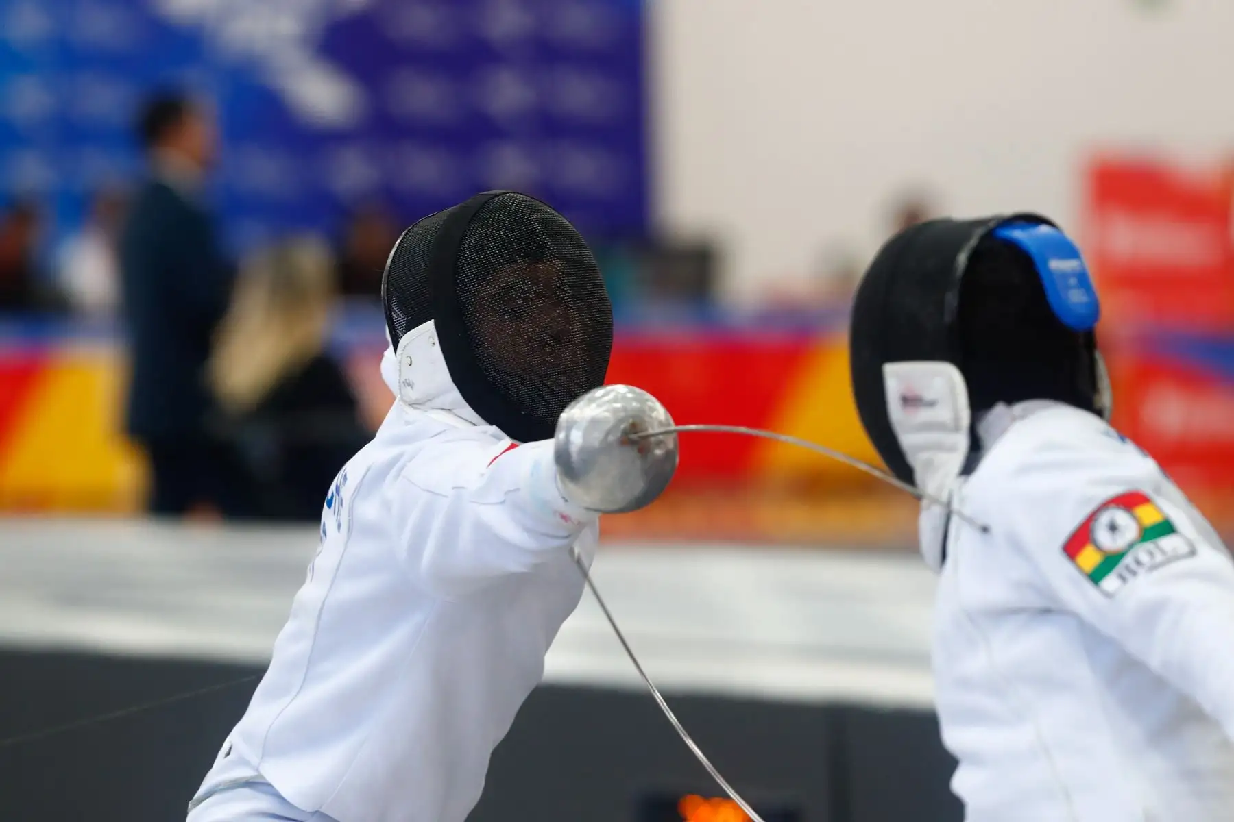 Cuatro deportistas peruanos participaron en las competencias de Esgrima de los XX Juegos Bolivarianos Ayacucho - Lima 2025, en las categorías de espada individual masculina y florete individual femenina, durante la jornada del lunes 24 de noviembre de 2025, desde el Polideportivo 1 de la Villa Deportiva Nacional VIDENA de San Luis. Foto: ANDINA/Daniel Bracamonte