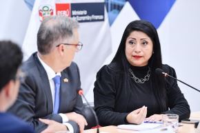 La ministra de Economía y Finanzas, Denisse Miralles, dialogó con el embajador de Suiza, Paul Garnier. Foto: MEF/Difusión.