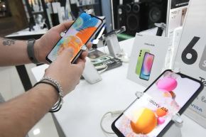 La reducción se registra en el periodo en que se reforzó los controles e intensificó los operativos, las intervenciones en centros comerciales y las incautaciones de celulares, entre otras medidas, precisó el OSIPTEL.ANDINA/Difusión