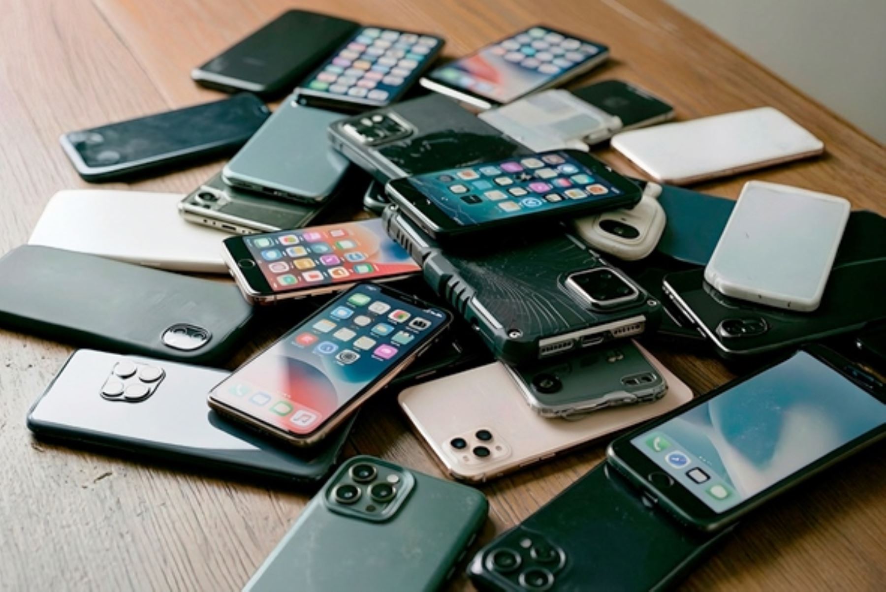 Osiptel: seguirán durante emergencia bloqueos de celulares no registrados en lista blanca. Foto: ANDINA/Difusión.